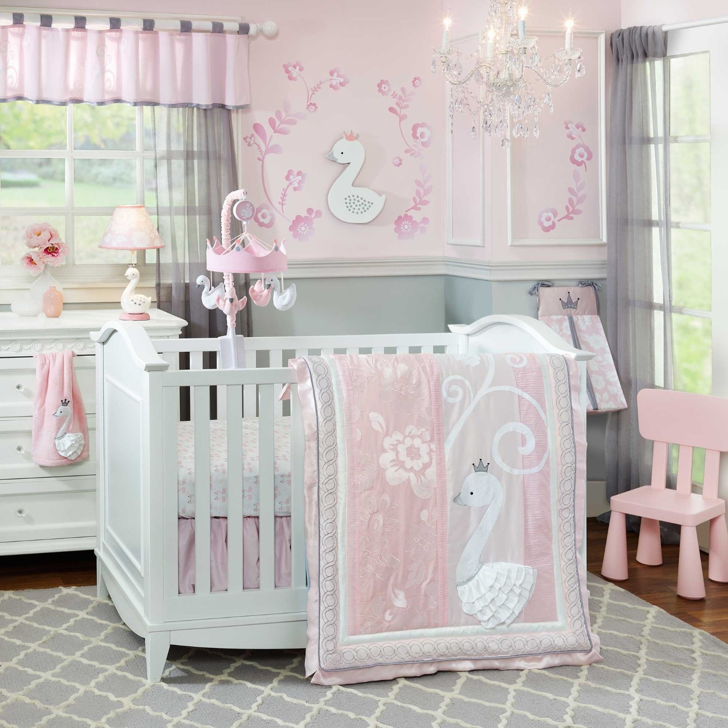 21 Inspiring Ideas for Creating A Unique Crib With Custom Baby Bedding BabyDotDot Baby Guide